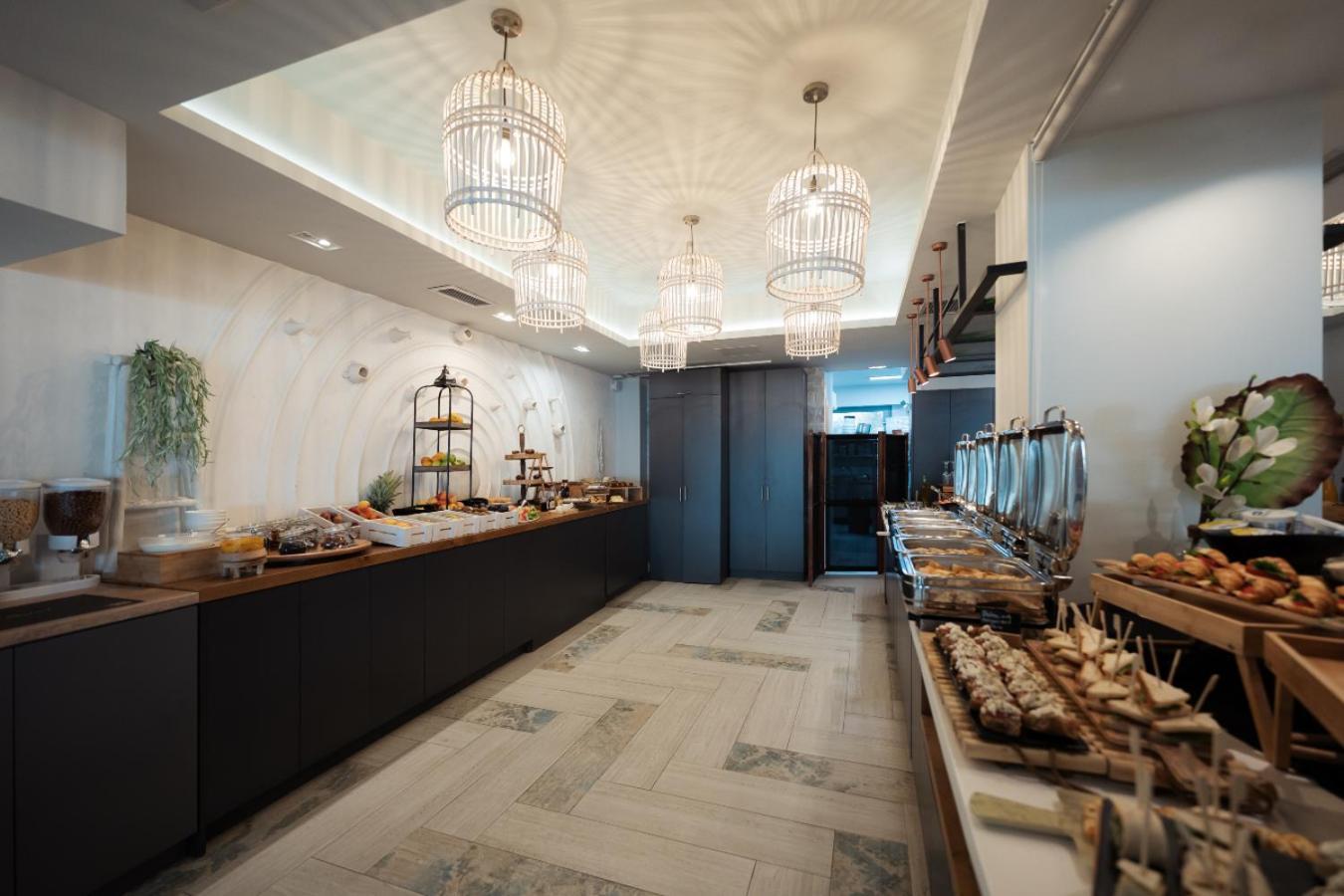 Blue Carpet Luxury Suites Pefkochori Bagian luar foto