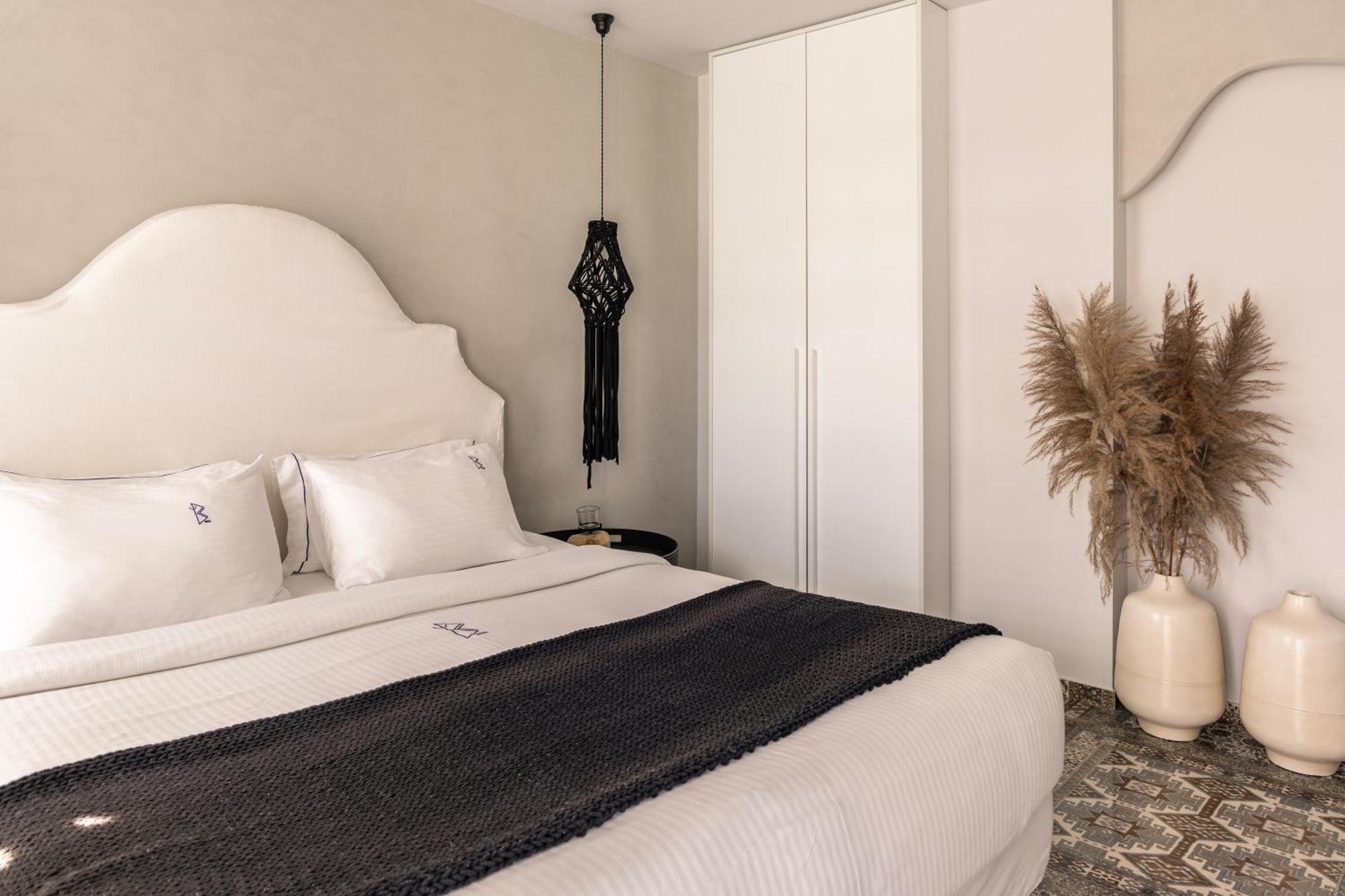 Blue Carpet Luxury Suites Pefkochori Bagian luar foto