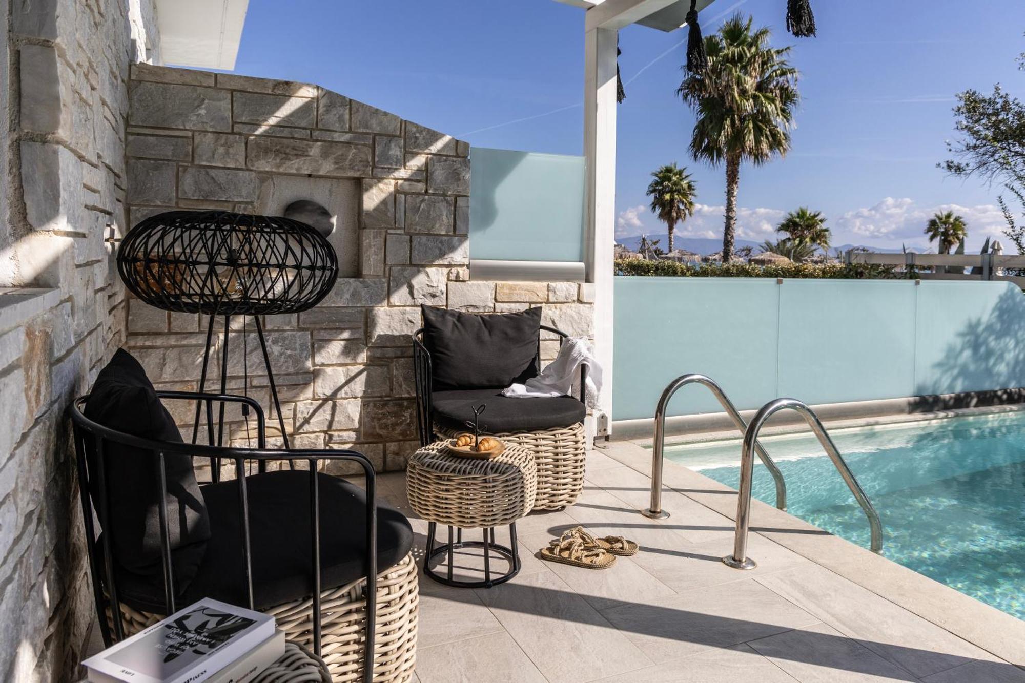 Blue Carpet Luxury Suites Pefkochori Bagian luar foto