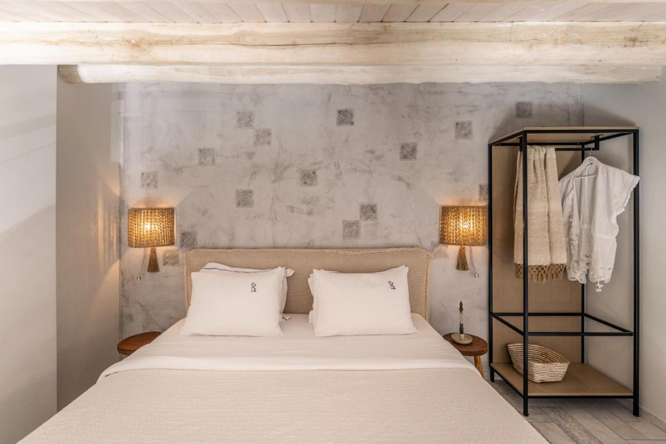Blue Carpet Luxury Suites Pefkochori Bagian luar foto