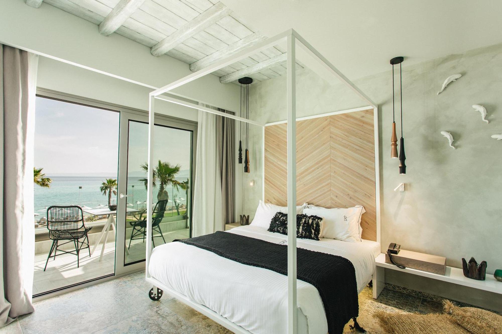 Blue Carpet Luxury Suites Pefkochori Bagian luar foto